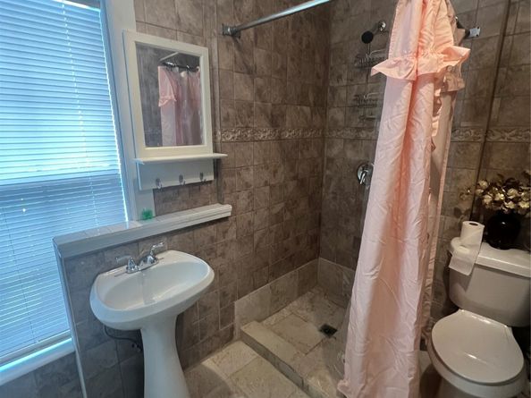 7931 Scanlock Street, Houston TX 77012