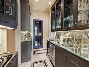 601 Lindenwood Drive, Houston TX 77024