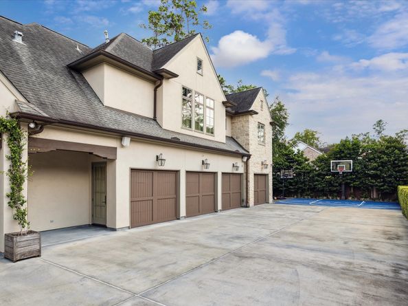 601 Lindenwood Drive, Houston TX 77024