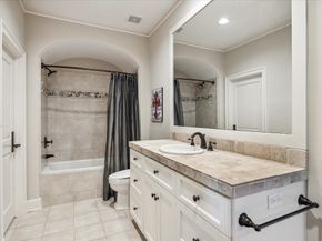 601 Lindenwood Drive, Houston TX 77024