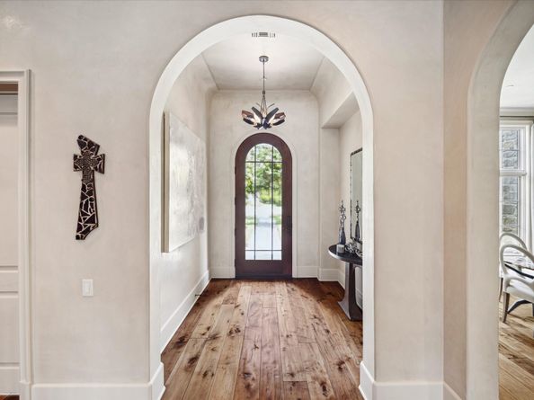 601 Lindenwood Drive, Houston TX 77024