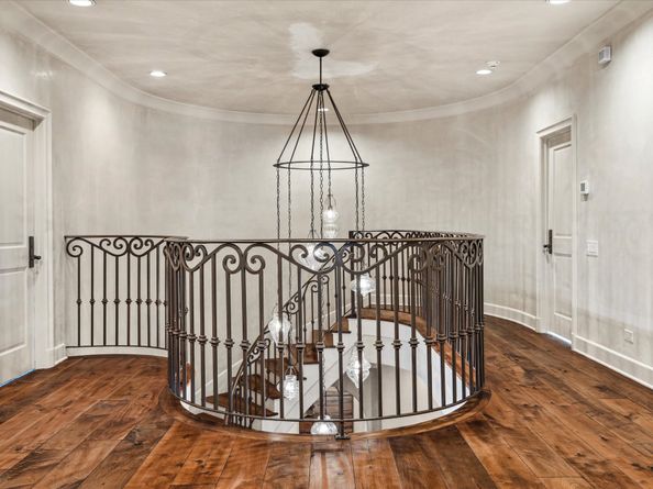 601 Lindenwood Drive, Houston TX 77024