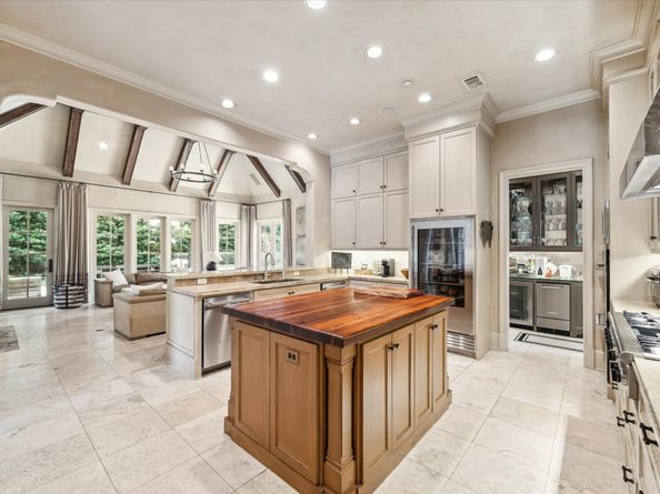 601 Lindenwood Drive, Houston TX 77024