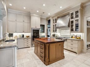 601 Lindenwood Drive, Houston TX 77024