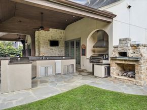 601 Lindenwood Drive, Houston TX 77024