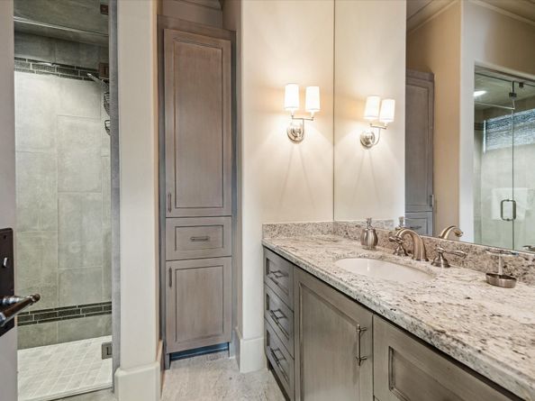 601 Lindenwood Drive, Houston TX 77024