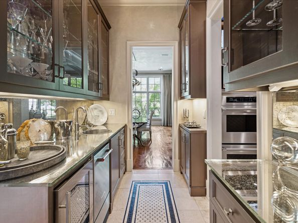 601 Lindenwood Drive, Houston TX 77024