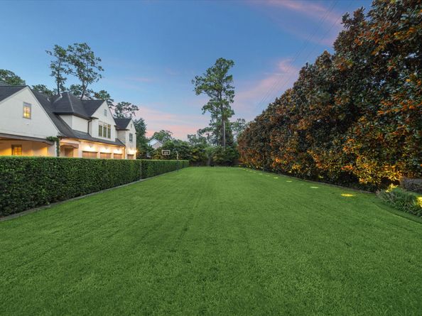 601 Lindenwood Drive, Houston TX 77024