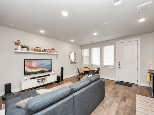 4819 Caroline Street 102, Houston TX 77004