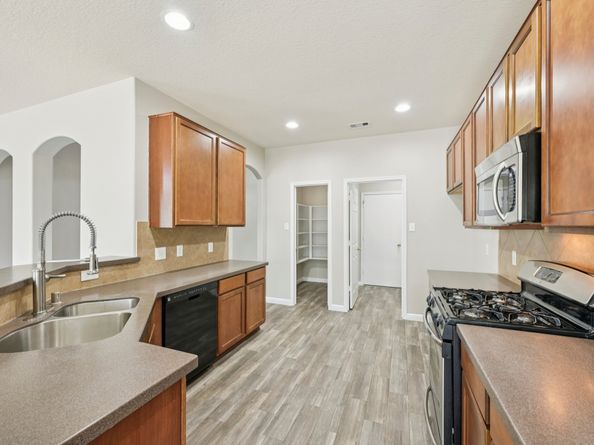 9950 Valance Way, Conroe TX 77385