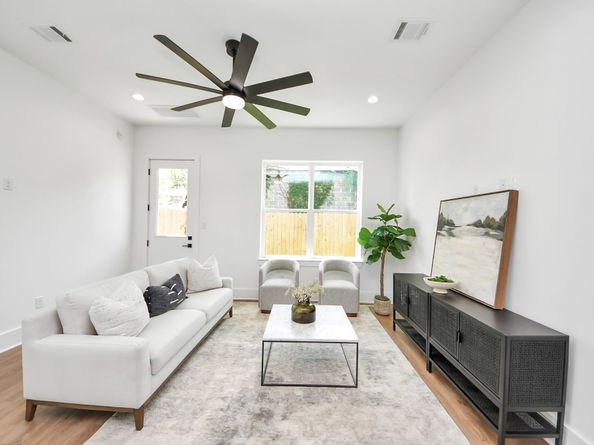 5029 Broom Street A, Houston TX 77091