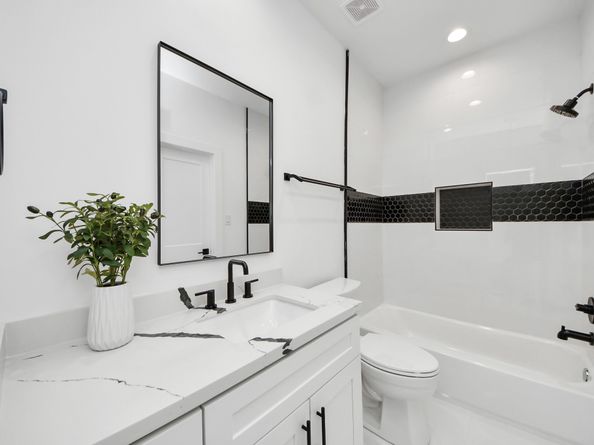 5029 Broom Street A, Houston TX 77091