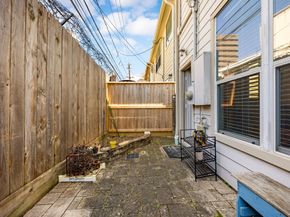 2634 Couch Street, Houston TX 77008