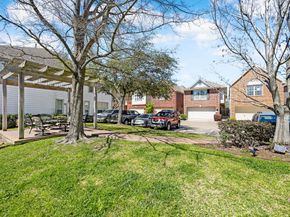 2634 Couch Street, Houston TX 77008