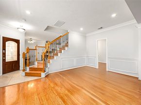 2634 Couch Street, Houston TX 77008