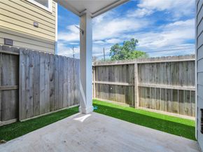 4827 Hardy Street, Houston TX 77009