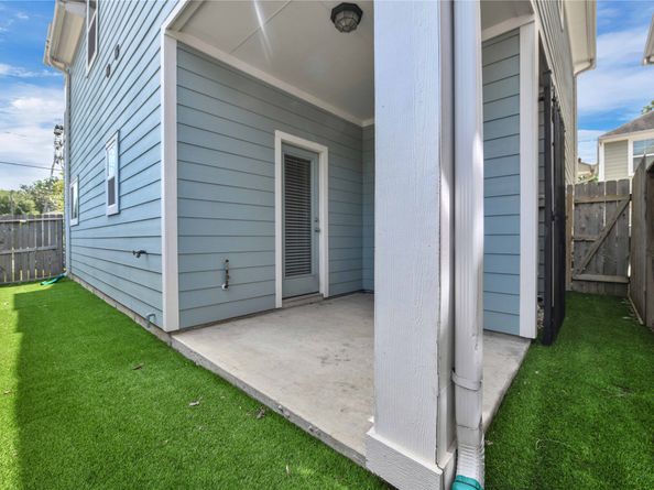 4827 Hardy Street, Houston TX 77009