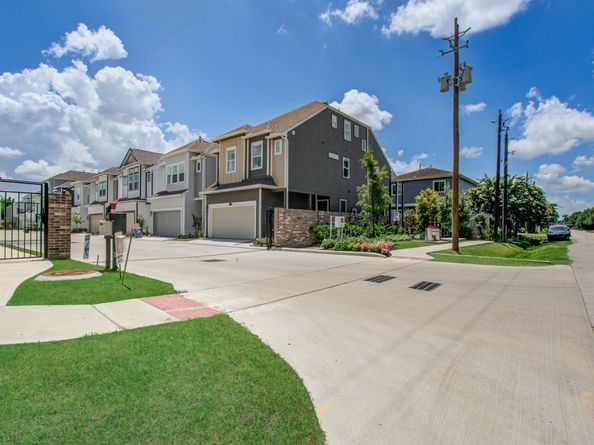 1912 Honey Mound Drive, Houston TX 77080