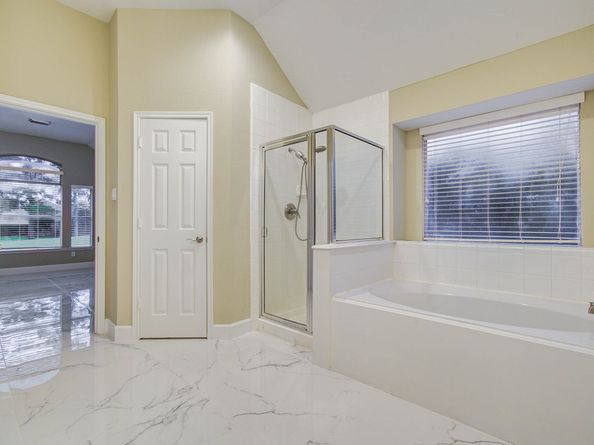 18327 Bluewater Cove Drive, Humble TX 77346
