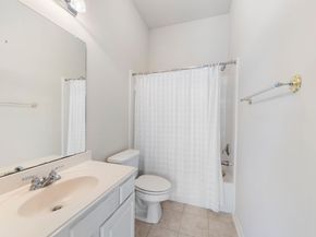 31 E Royal Mews, The Woodlands TX 77384