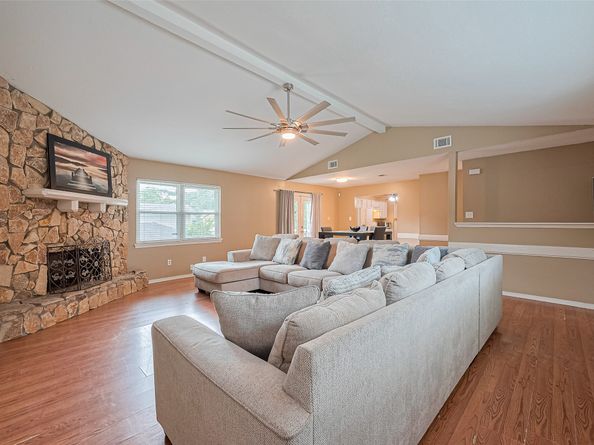 3319 Sycamore Springs Drive, Houston TX 77339