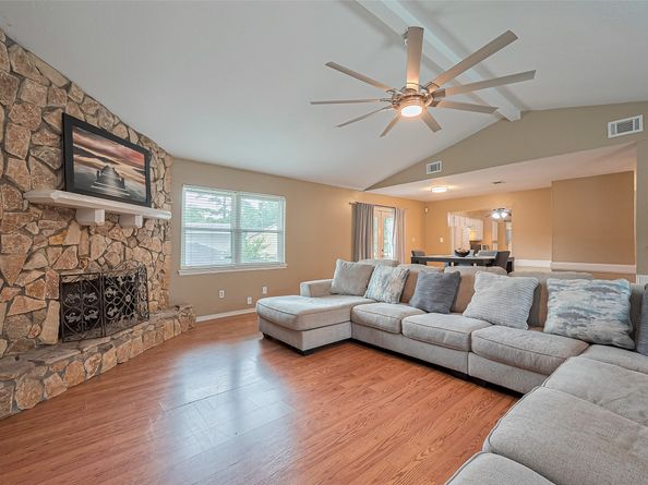 3319 Sycamore Springs Drive, Houston TX 77339