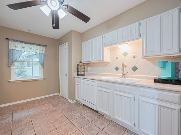 3319 Sycamore Springs Drive, Houston TX 77339