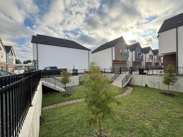 8414 Vogue Lane, Houston TX 77055
