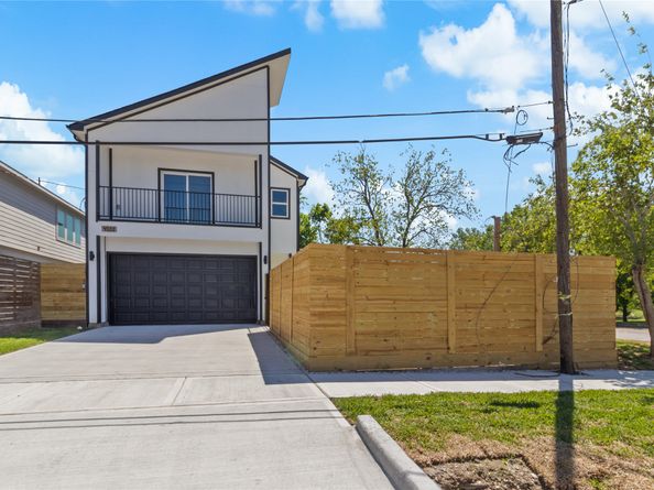 4102 Kewanee Street, Houston TX 77051