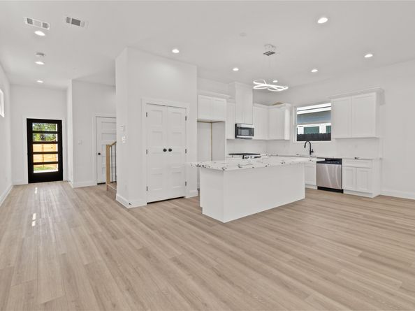 4102 Kewanee Street, Houston TX 77051