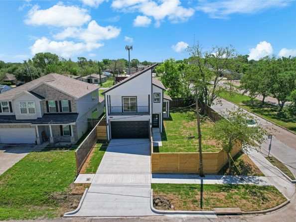 4102 Kewanee Street, Houston TX 77051