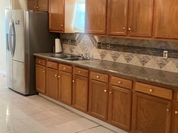 7001 Kassarine Pass, Houston TX 77033
