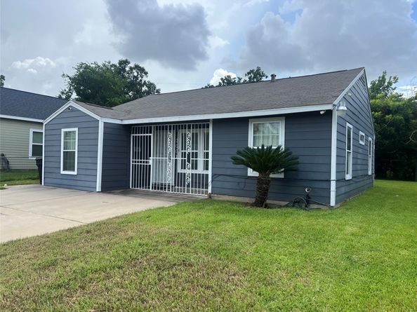 7001 Kassarine Pass, Houston TX 77033