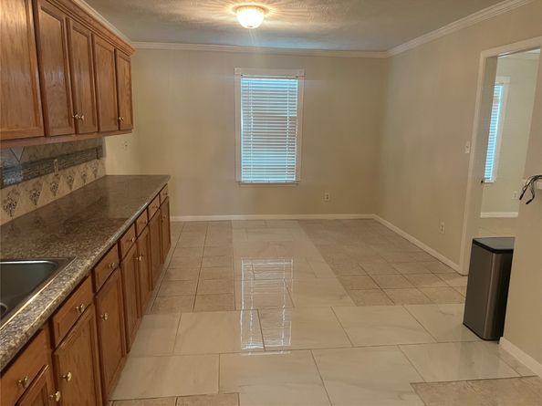 7001 Kassarine Pass, Houston TX 77033