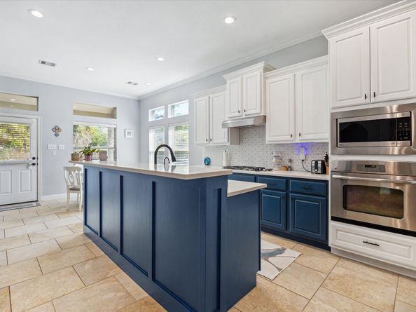 86 N Victoriana Circle, The Woodlands TX 77389