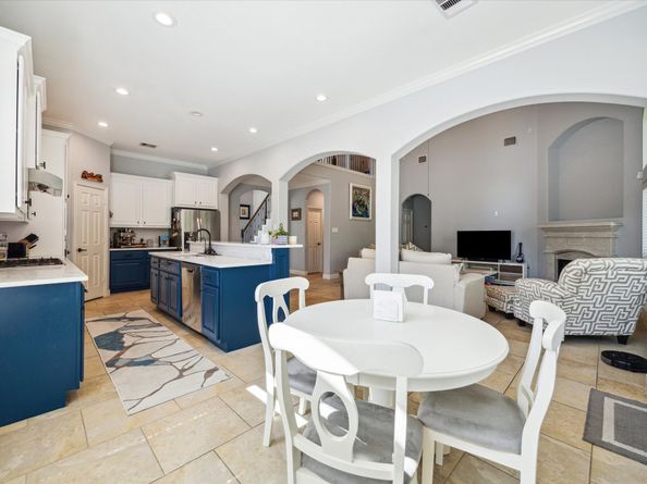 86 N Victoriana Circle, The Woodlands TX 77389