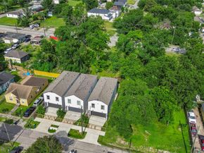 2015 Brackenridge St Street C, Houston TX 77026