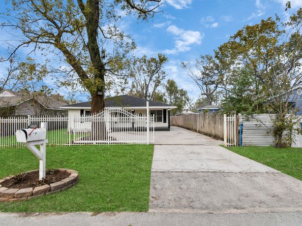 2243 Matilda Street, Houston TX 77039