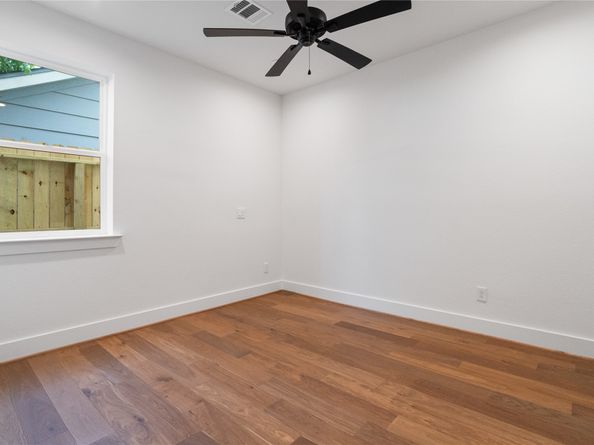 1124 Hogan Street, Houston TX 77009