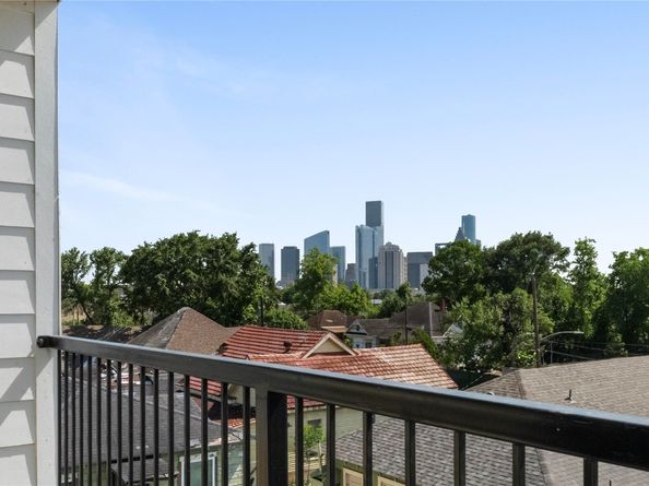 1124 Hogan Street, Houston TX 77009