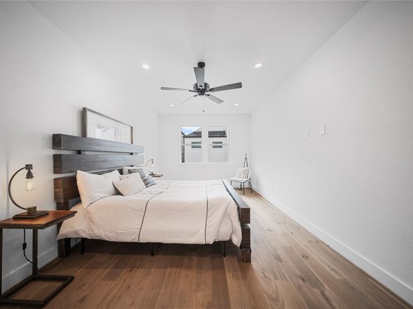 1124 Hogan Street, Houston TX 77009