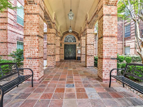 2803 Kings Crossing Drive 205, Houston TX 77345