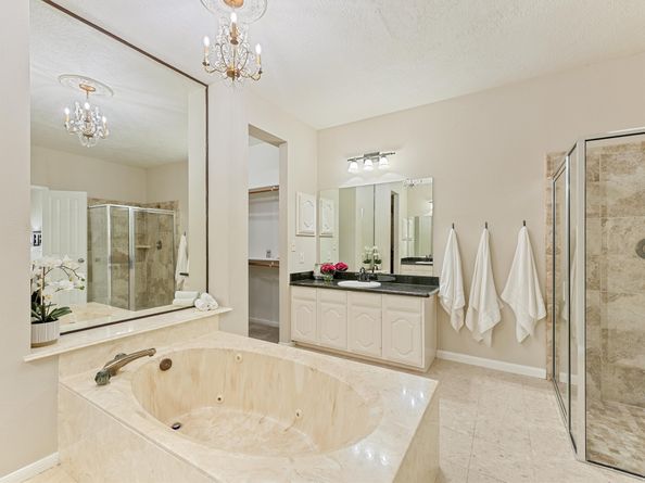 1017 Oak Knoll Court, Sugar Land TX 77498