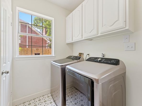 1017 Oak Knoll Court, Sugar Land TX 77498