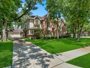 1017 Oak Knoll Court, Sugar Land TX 77498