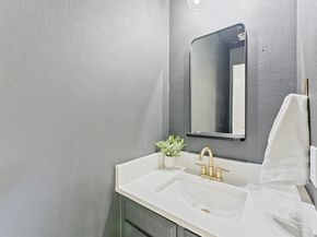 1017 Oak Knoll Court, Sugar Land TX 77498