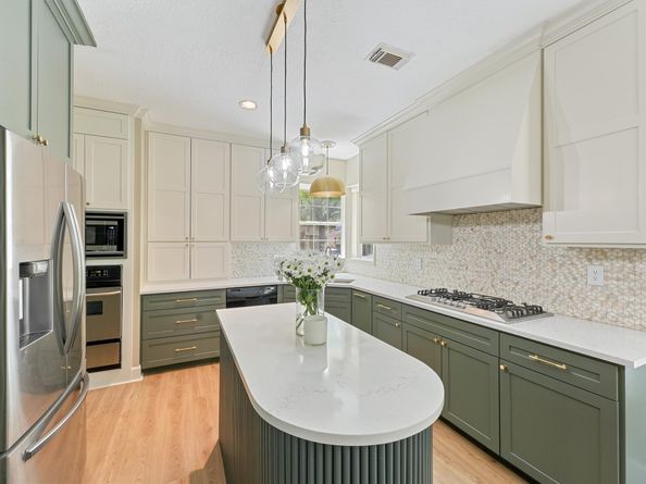 1017 Oak Knoll Court, Sugar Land TX 77498