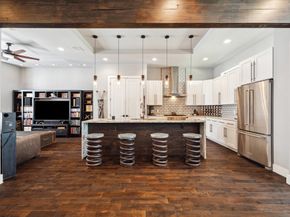 5121 Elysian Street, Houston TX 77009