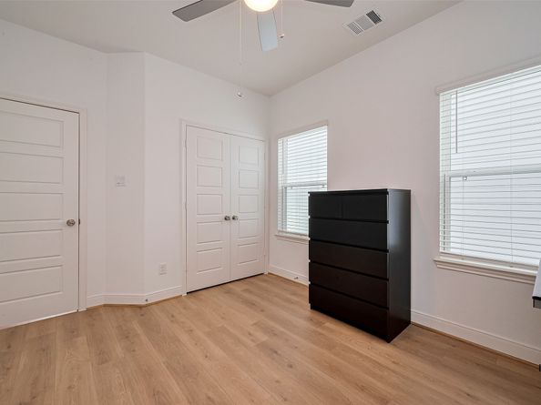 1615 Regents Gate Road, Houston TX 77055