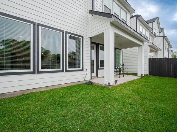 1615 Regents Gate Road, Houston TX 77055